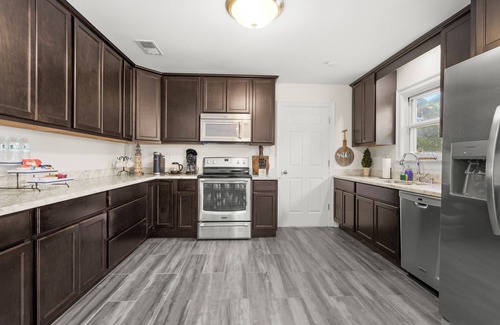 Mississippi City House | NEW! Private Pool &Hot Tub! Mins to Beach & Close to Biloxi! Poolside Bungalow!
