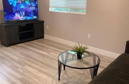 Pico-Union Apartment | NEW PRIVATE ROOM WITH FULL BATH