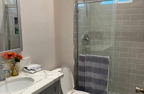 Pico-Union Apartment | NEW PRIVATE ROOM WITH FULL BATH