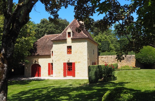 Carlux House | New Proche Sarlat - Beautiful stone house in 15th century manor park with swimming pool