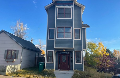 Leadville House | NEW PROPERTY! Moose’s Mountain Retreat in downtown Leadville, CO.
