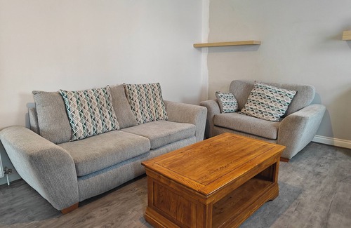 Portsmouth House | New Refurbished Home in Residential Area.
