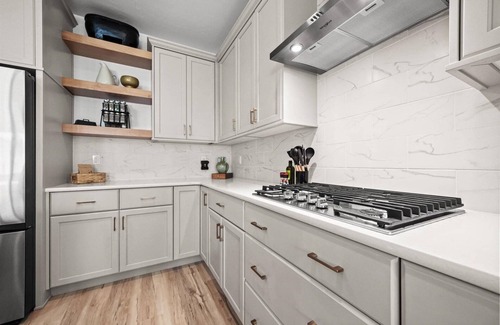 Meridian House | NEW! Relax, Play & Stay! Contemporary Fam Friendly Home with Firepit, Bikes (2) & Community Perks