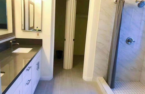 Arcadia House | New Remodel Duplex Condo heart of Arcadia