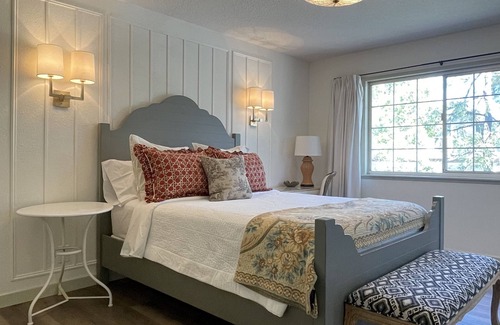 Thousand Oaks House | New Remodel Vintage Curated Canyon House w/Views