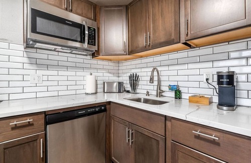 Hilltop Apartment | New Remodeled Private 1BR Downtown - 4