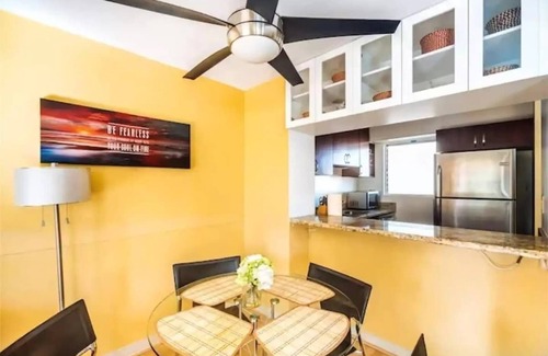 McCully - Moiliili Apartment | NEW RENO 2 apts fit 12! 2 car parking, pool & more