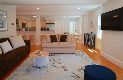 Manchester-by-the-Sea Condo | -NEW- Renovated Condo Manchester-by-the-Sea