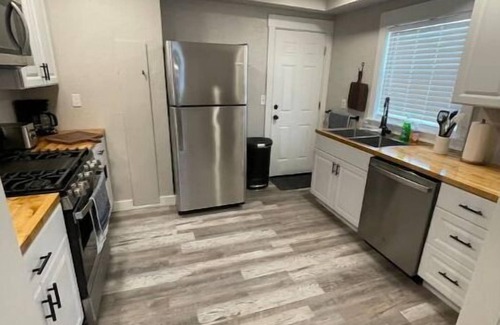 Central - Terry House | New! Renovated 2BD Home in Downtown