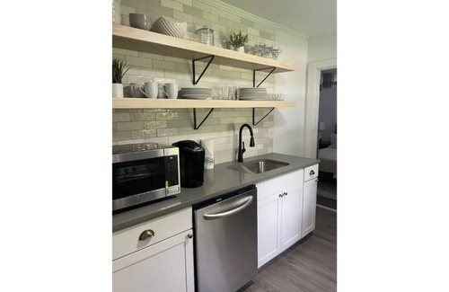 Chapel Hill House | New renovated 3 bedroom, central Chapel Hill!