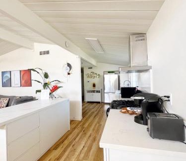 Walnut Valley Apartment | New Renovated 3B2B house