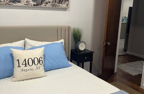 Angola on the Lake House | NEW!!! Renovated Beach Cottage, 0.4 mile walk to beach!