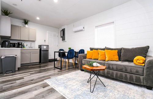 Orlando Apartment | NEW RENOVATED STUDIO Nr UCF PETSOK PRIVATE ENTRY