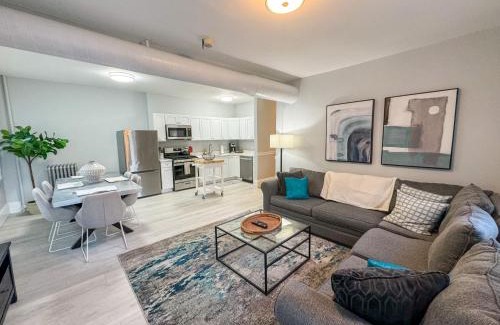 Aspinwall Hill Apartment | New Renovation, Ca, 1st Flr, 3b2ba, In-unit Lau