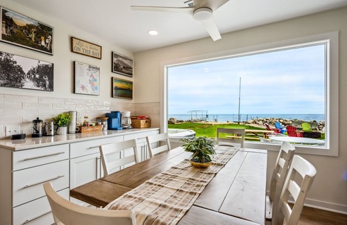 Sturgeon Bay Cabin | New Renovation | Lakefront | Dock | HotTub | Fish!