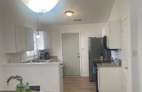 Moores Chapel House | New renovations 3 bed 2 bath Close to I485, Uptown, & Airport River park AC WiFi