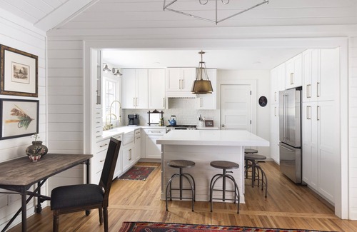 Lake Sequoyah Cottage | New rental. Airy cabin in the woods 3 bed/3 bath fireplace, bunk room, starlink