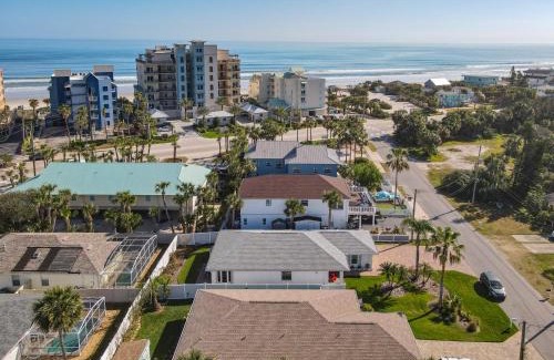 Horton Shores House | NEW RENTAL Beach Side Base Camp ~ Luxury Home within WALKING DISTANCE to beach shopping dining