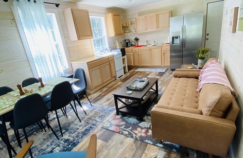 Westminster Cabin | *NEW RENTAL* - Cozy Cabin on the River! - Family Fun & Outdoors