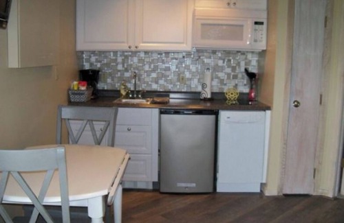 Mancelona Condo | New rental! COZY condo, sleeps 4. Close to LAKES, golf, pools, boat parking