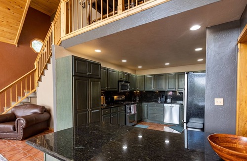 Loma Linda Cabin | New Rental! Hot Tub, Quiet, Large Lot, Great Entertaining Home