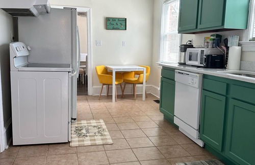 Norfolk House | NEW! Residential Retreat. Located minutes to the Oceanview beach and Naval base.