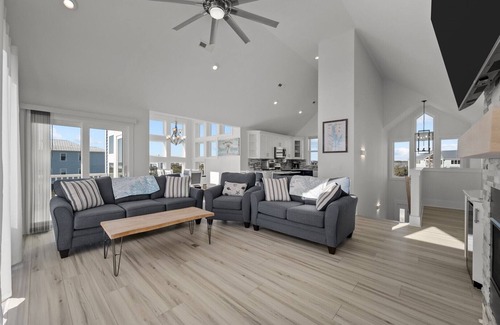 McCutcheon Field House | New River Inlet Rd. 586