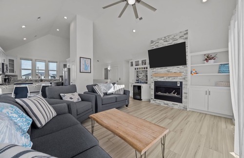 McCutcheon Field House | New River Inlet Rd. 586