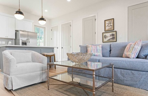Lafayette House | New River Oaks River Ranch King A+ Location