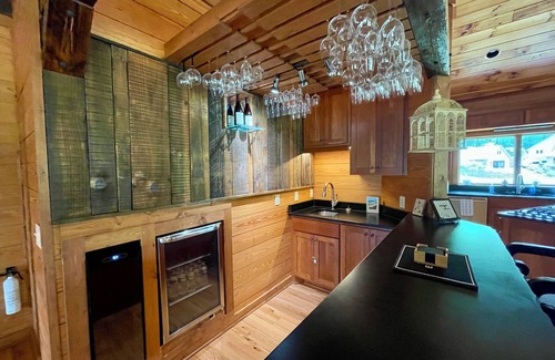 West Jefferson House | New River Retreat Lodge - West Jefferson, NC