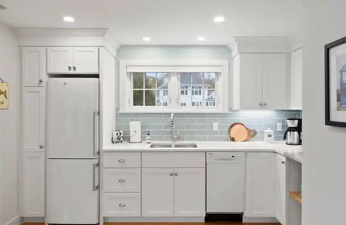 Rockport Apartment | NEW Rockport Studio · Walk to Bearskin Neck · Reserved Parking