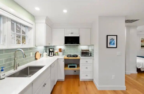 Rockport Apartment | NEW Rockport Studio · Walk to Bearskin Neck · Reserved Parking