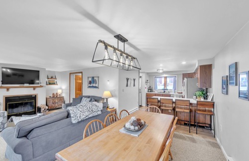 North Creek House | NEW! Rumor 39O - Upgraded Townhome with Woodsy Views by The Summit at Gore Mountain