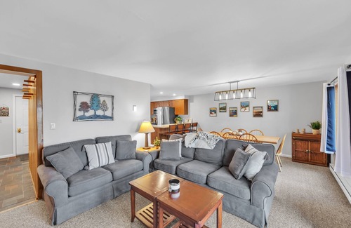 North Creek House | NEW! Rumor 39O - Upgraded Townhome with Woodsy Views by The Summit at Gore Mountain