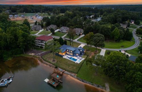 Mooresville House | New Saltwater Pool Spa Views Wilson Hideaway