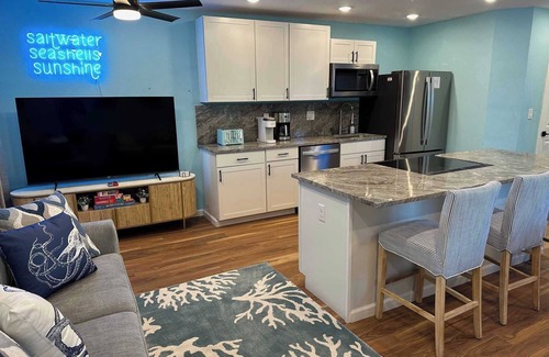 South Bradenton Condo | *NEW* Salty Sweetheart - 4bed, 2 bath Sleeps 8