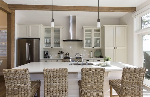 Seabrook House | *New* Seabrook's The West Winds: Oceanfront, Hot Tub, Dog Friendly!