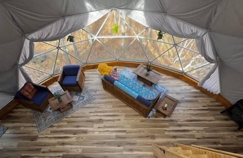 West Jefferson House | NEW Secluded Geodome with Heat/Air, Bath & Kitchen! 10 Min to West Jefferson!