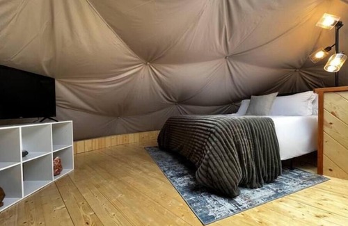 West Jefferson House | NEW Secluded Geodome with Heat/Air, Bath & Kitchen! 10 Min to West Jefferson!