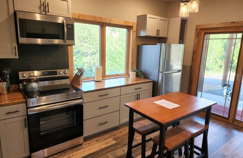 Florissant Apartment | New! Secluded Guest Suite Covered Hot Tub, Private Drive, Mountain Valley Views