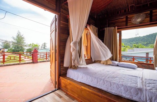 Ham Ninh Hotel | New Serene