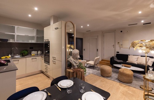 Sant Antoni Apartment | New! Serviced Boutique Apartment close to Ramblas! Daily Cleaning!