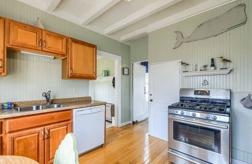 Silver Beach House | New Silver Beach BBQs and Beach