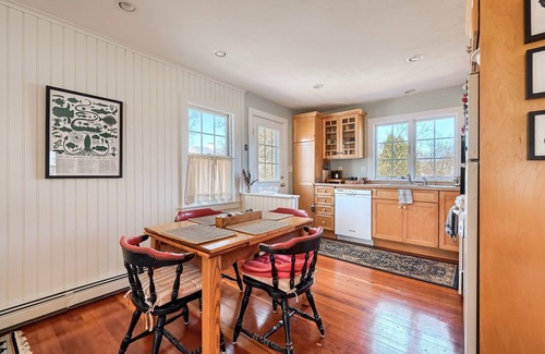 Silver Beach House | New Silver Beach Waterfront Cottage
