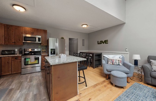 Plymouth Condo | NEW! Slopeside Getaway - Tenney Mountain Resort