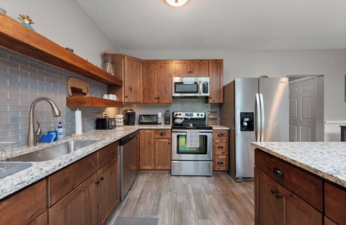 Plymouth Condo | NEW! Slopeside Getaway - Tenney Mountain Resort