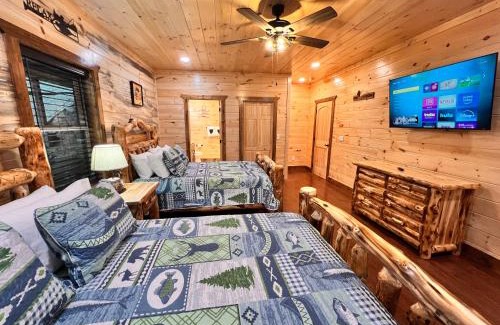 Chalet Village North House | New Smoky Mountain Luxury Cabin, Outdoor Fireplacet
