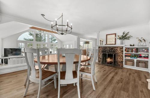 Maple City House | NEW Snug Harbour on Big Glen Lake