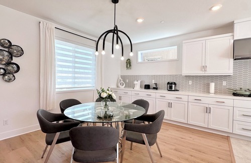 Irvine House | New! Solis Park 4-Bedroom Home w/Backyard