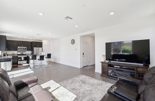 Folsom House | NEW! Spacious 3BR Home with Charming Backyard